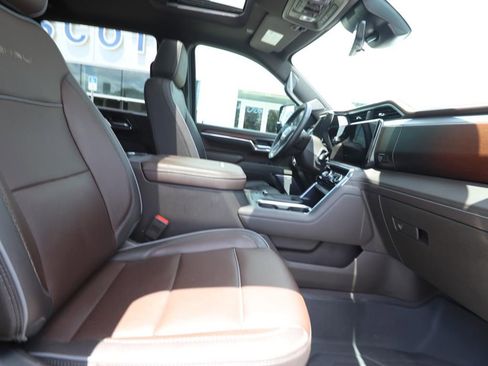 Used 2024 GMC Sierra 2500 Denali AWD/4WD image 14