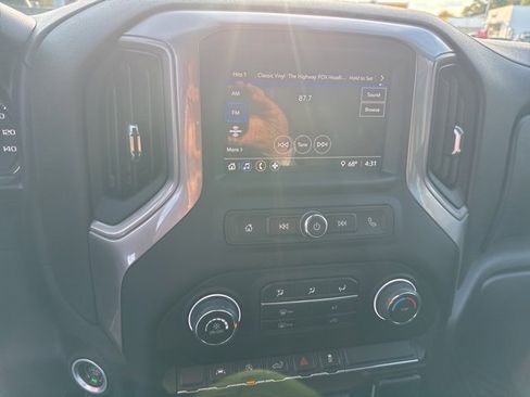 Used 2022 Chevrolet Silverado 1500 Custom image 16