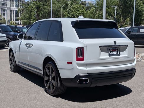 Used 2022 Rolls-Royce Cullinan w/ Dark Exterior Package AWD/4WD image 8