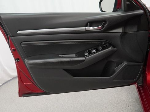 Used 2023 Nissan Altima 2.5 SV w/ SV Premium Package image 39