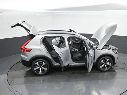 New 2026 Volvo XC40 B5 Plus w/ Protection Package Premier AWD/4WD image 48