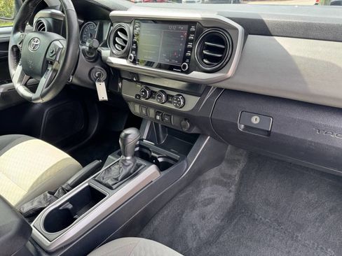 Used 2020 Toyota Tacoma SR5 image 11