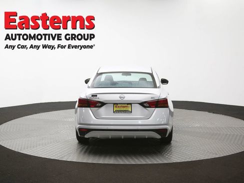 Used 2024 Nissan Altima 2.5 SV FWD image 37