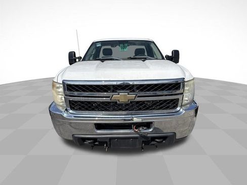 Used 2011 Chevrolet Silverado 2500 W/T AWD/4WD image 2