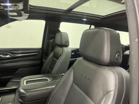 Used 2022 GMC Yukon Denali AWD/4WD image 11