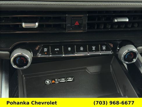 Used 2025 Chevrolet Suburban LT w/ Comfort Package AWD/4WD image 16