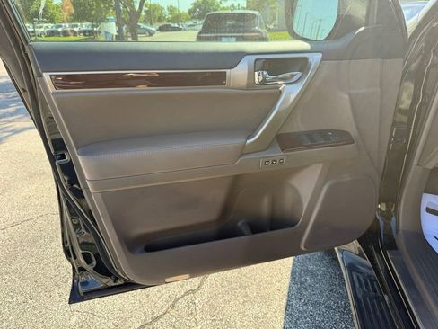 Used 2019 Lexus GX 460 Premium AWD/4WD image 41