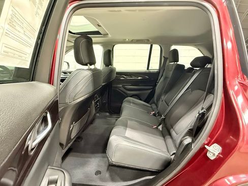 Used 2023 Jeep Grand Cherokee Laredo w/ Luxury Tech Group I AWD/4WD image 28