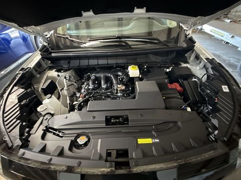 New 2026 Nissan Pathfinder SL AWD/4WD image 18