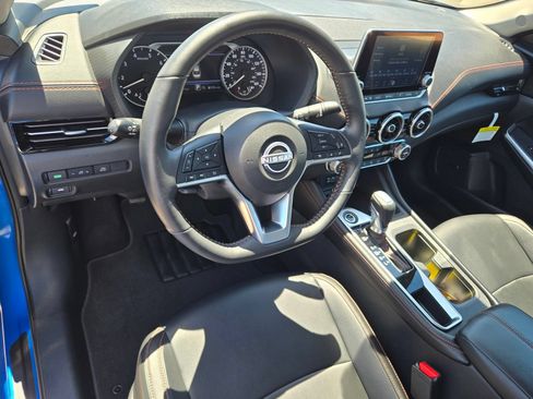 Used 2025 Nissan Sentra SR w/ SR Premium Package FWD image 18