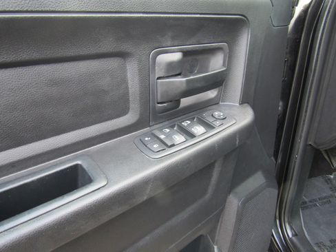 Used 2017 RAM 1500 Express AWD/4WD image 21