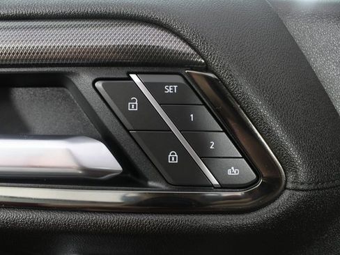 Used 2025 GMC Sierra 1500 AT4 w/ AT4 Premium Package image 18