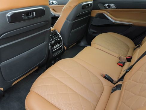 Certified 2025 BMW X7 xDrive40i image 34