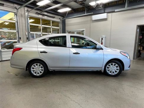Used 2018 Nissan Versa S Plus image 6