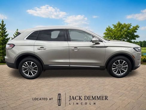 Used 2023 Lincoln Nautilus Reserve AWD/4WD image 8