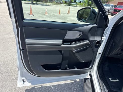 Used 2025 Ford Expedition Max Active RWD image 13