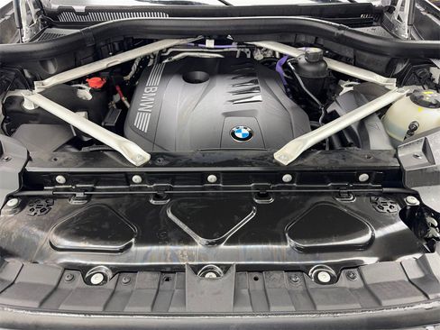 Used 2023 BMW X7 xDrive40i image 80