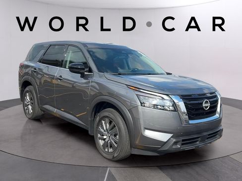 Used 2025 Nissan Pathfinder S FWD image 1