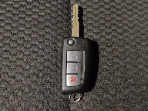 Used 2018 Nissan Rogue Sport S w/ S Appearance Package image 32