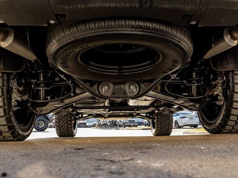 Used 2025 Chevrolet Tahoe Z71 w/ Comfort Package image 15