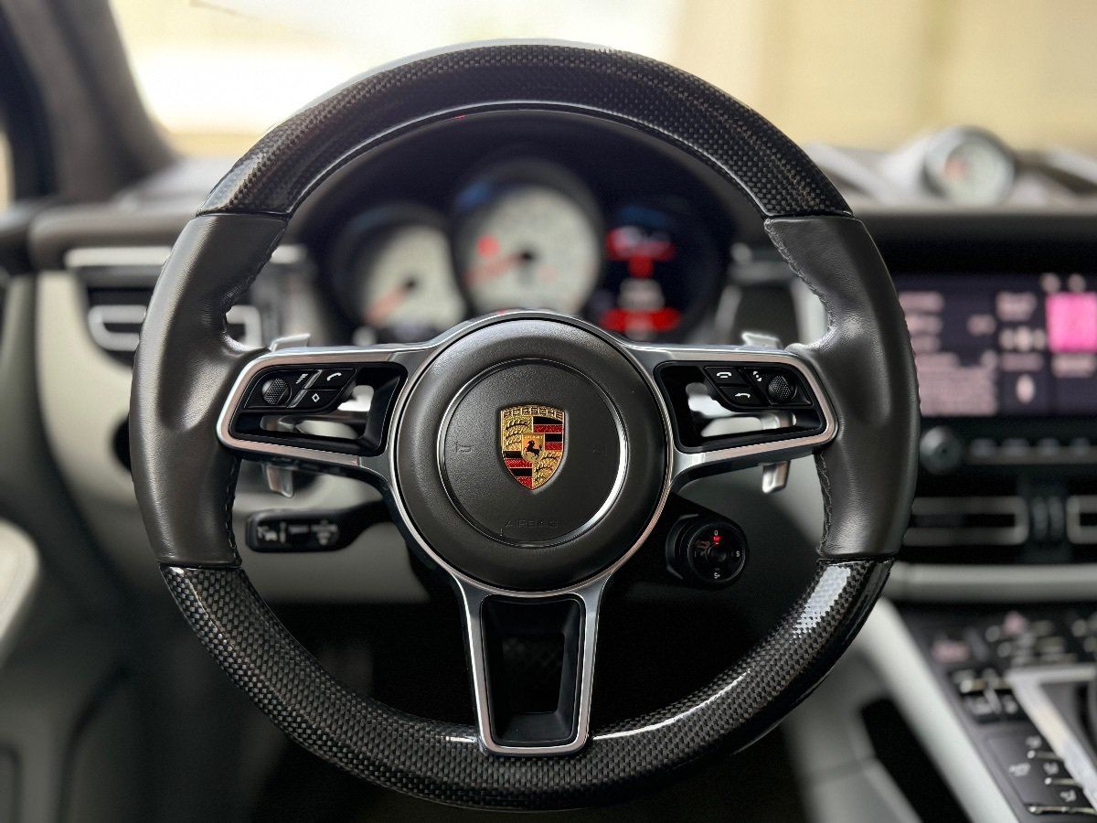 Used 2021 Porsche Macan Turbo AWD/4WD image 32