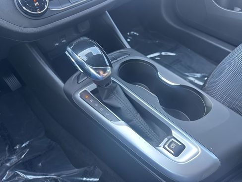 Used 2025 Buick Envista Preferred image 17