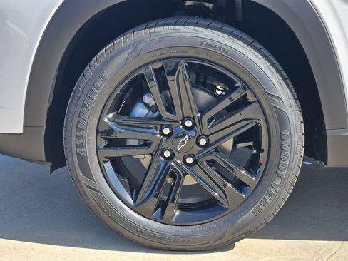 New 2026 Chevrolet Trax ACTIV w/ Sunroof Package FWD image 12