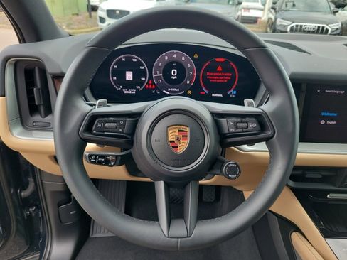 Certified 2025 Porsche Cayenne image 25