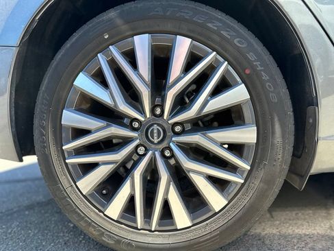 Used 2023 Nissan Altima 2.5 SV FWD image 6