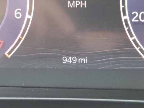 Certified 2023 Jeep Grand Cherokee Limited w/ Luxury Tech Group II image 37