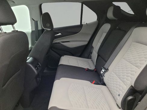 Used 2021 Chevrolet Equinox LS AWD/4WD image 18