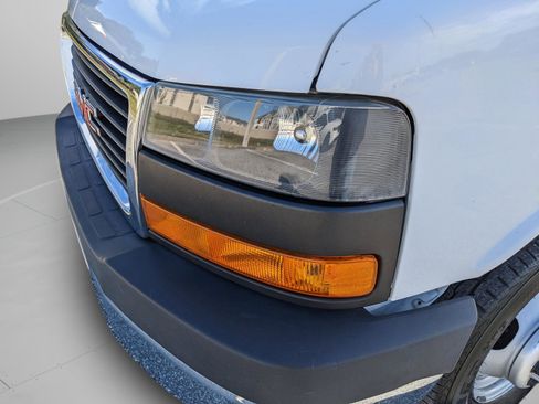 Used 2022 GMC Savana 3500 w/ Power Convenience Package image 31
