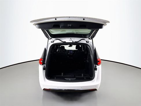 New 2026 Chrysler Pacifica Select image 29