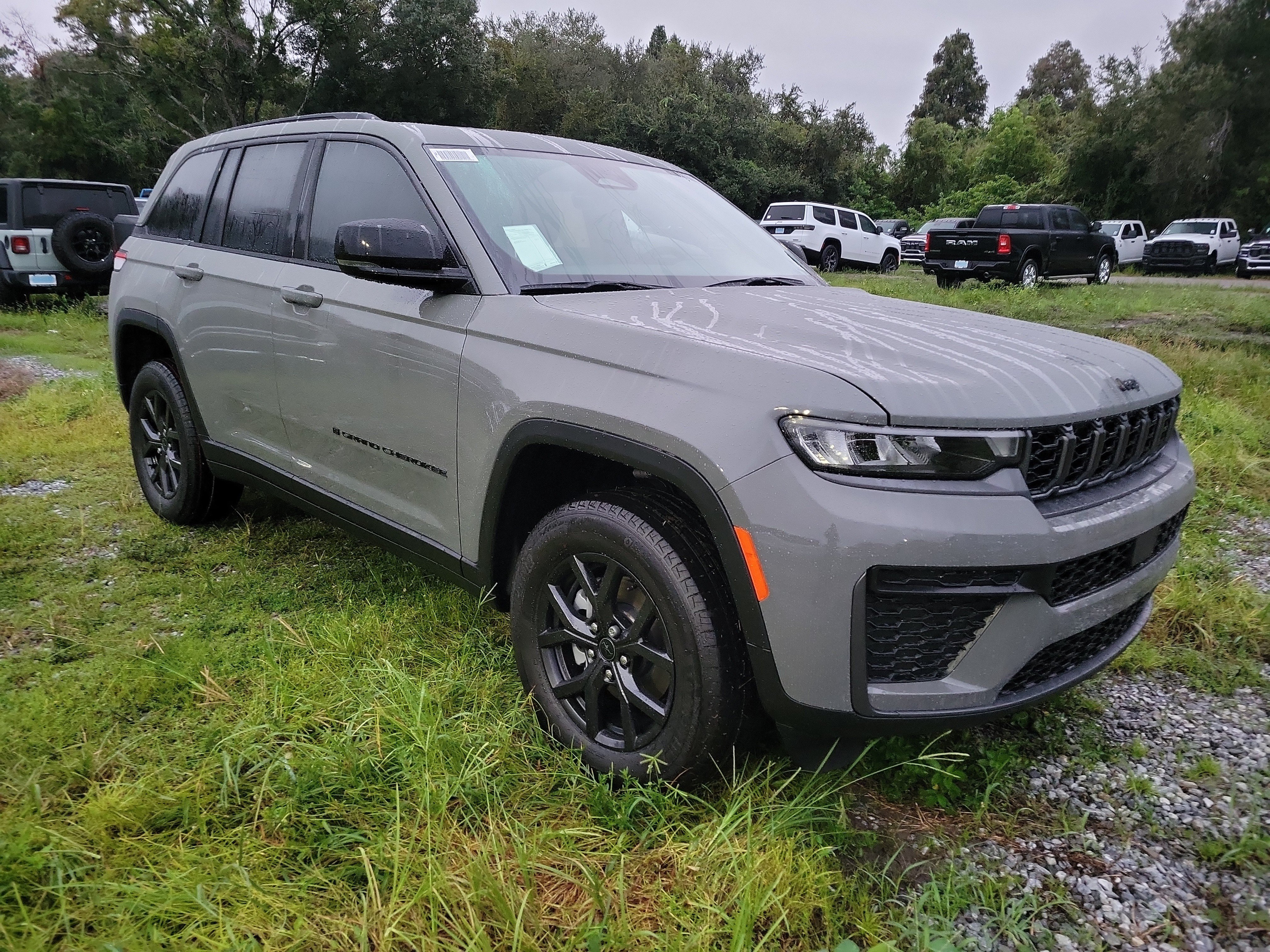 New 2027 Jeep Grand Cherokee Altitude RWD image 4