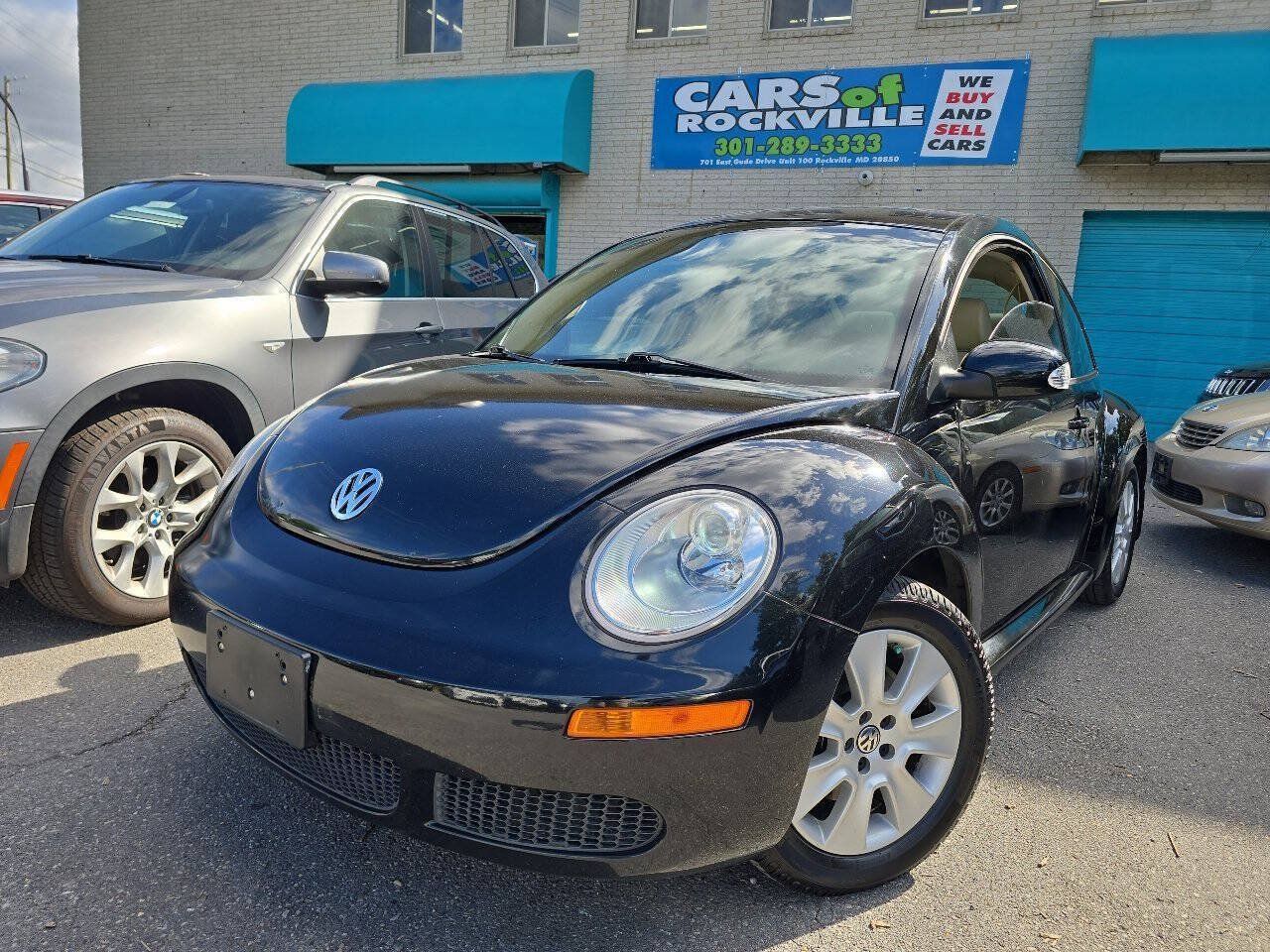Used 2009 Volkswagen Beetle Coupe FWD image 2