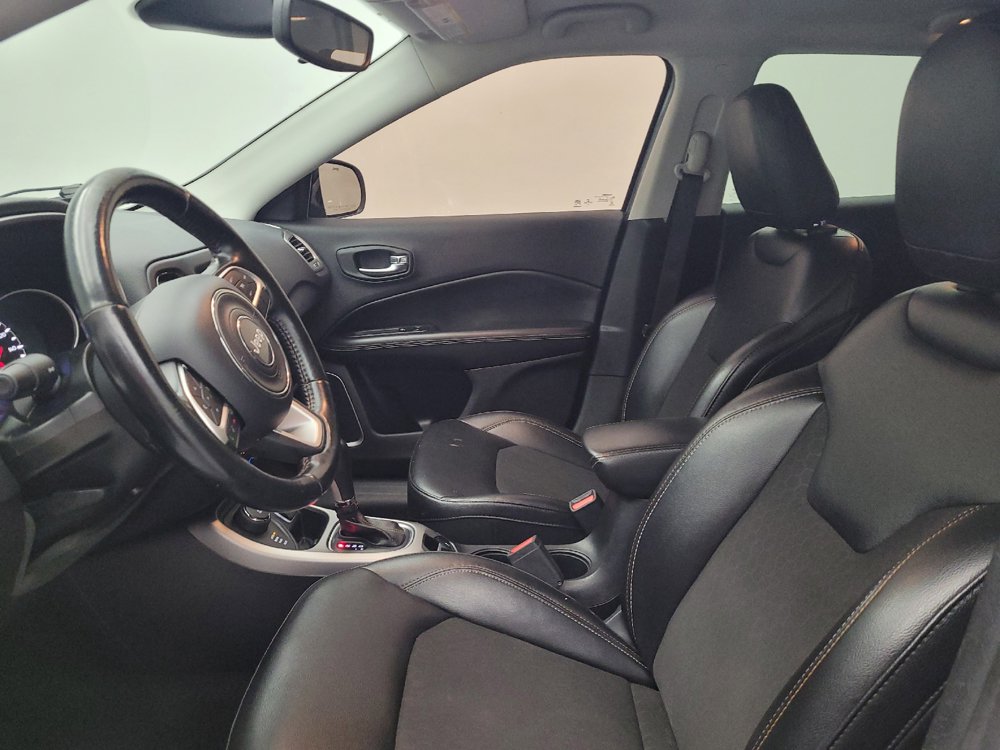 Used 2020 Jeep Compass Latitude w/ Cold Weather Group AWD/4WD image 17