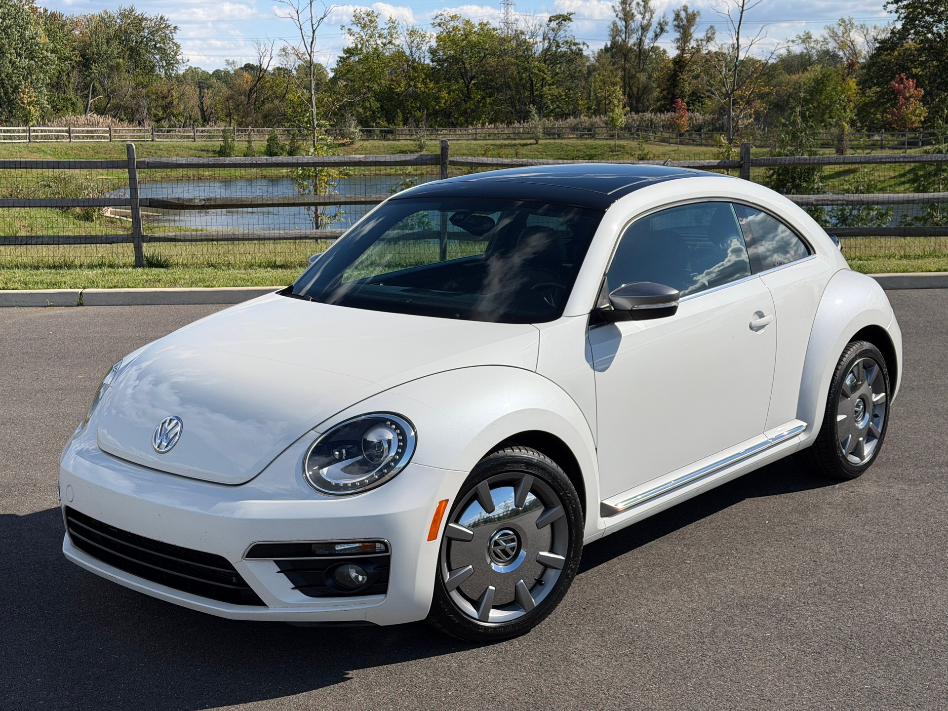 Used 2014 Volkswagen Beetle TDI FWD image 4