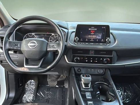 Used 2025 Nissan Rogue S FWD image 10