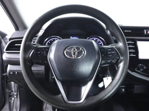 Used 2019 Toyota Camry LE FWD image 11
