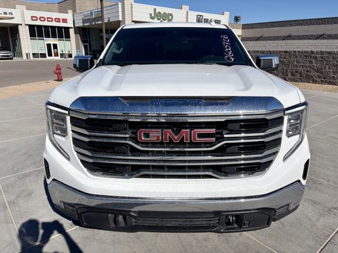 Used 2023 GMC Sierra 1500 SLT w/ SLT Convenience Package image 8