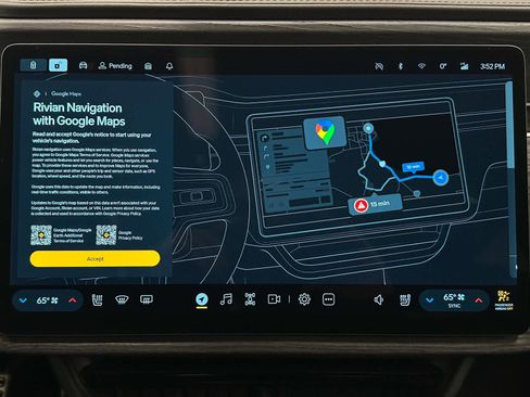 Used 2023 Rivian R1S Adventure image 31