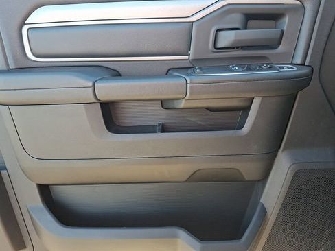 Used 2024 RAM 2500 Tradesman w/ Chrome Appearance Group image 12