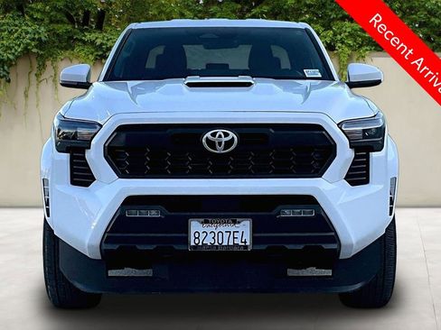 Certified 2025 Toyota Tacoma TRD Sport AWD/4WD image 2