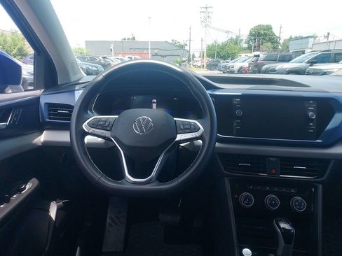 Used 2023 Volkswagen Taos SE AWD/4WD image 10