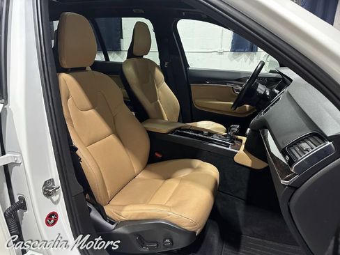 Used 2019 Volvo XC90 T6 Momentum image 15