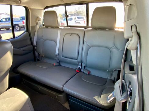 Used 2018 Nissan Frontier SL image 29