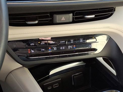 Used 2023 Buick Envision Essence image 15