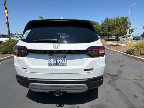 Used 2023 Honda Pilot TrailSport image 5