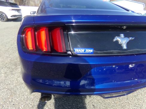 Used 2015 Ford Mustang Coupe RWD image 10