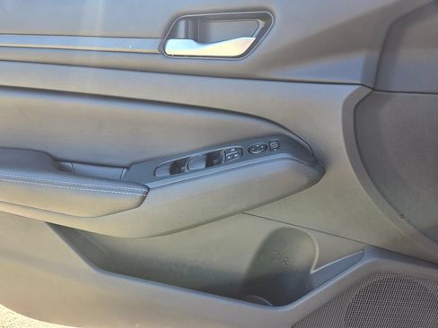 Used 2024 Nissan Altima 2.5 SV w/ SV Premium Package FWD image 27